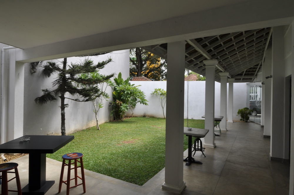 Clock Inn Dehiwala Экстерьер фото
