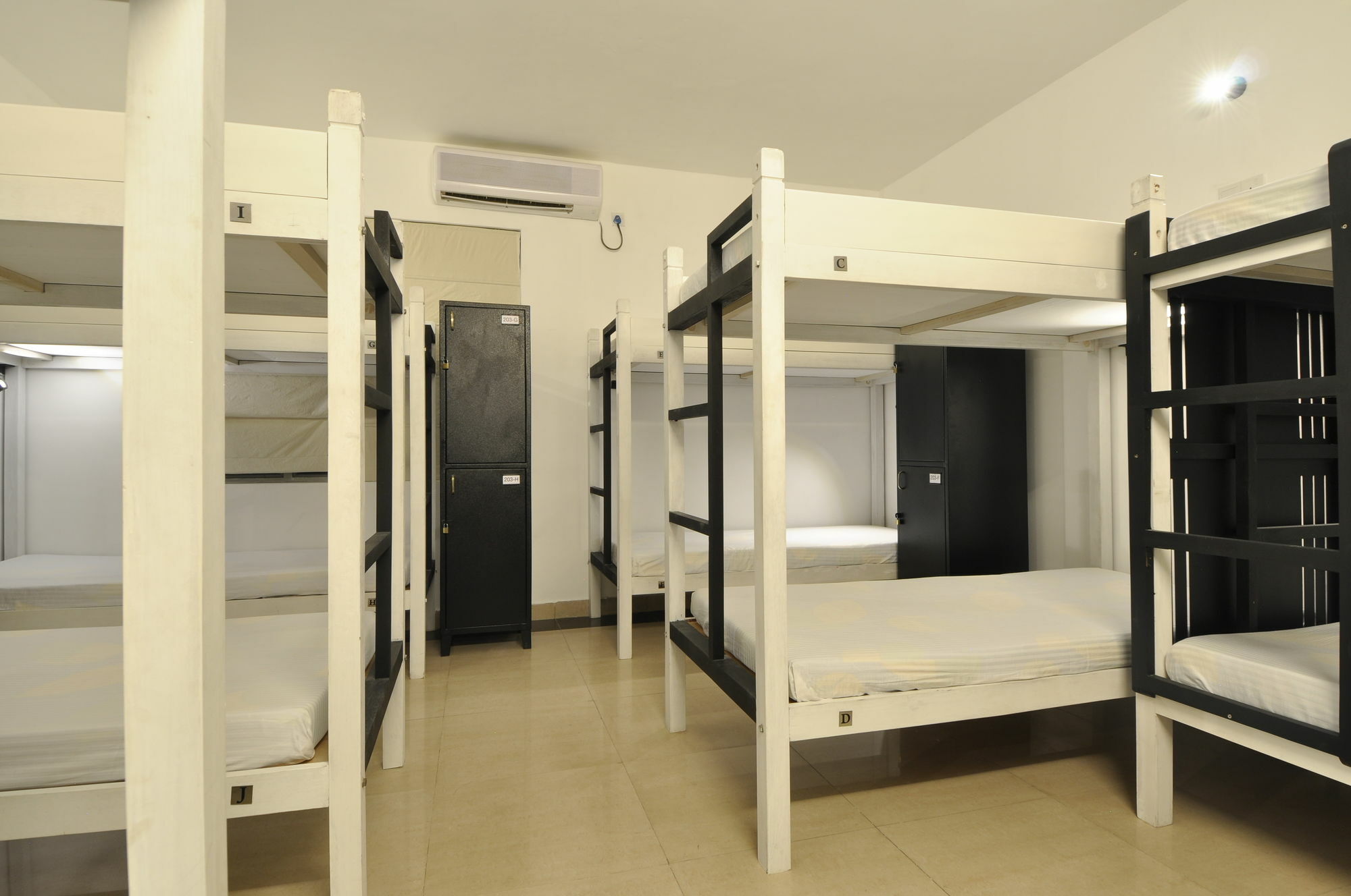 Clock Inn Dehiwala Экстерьер фото