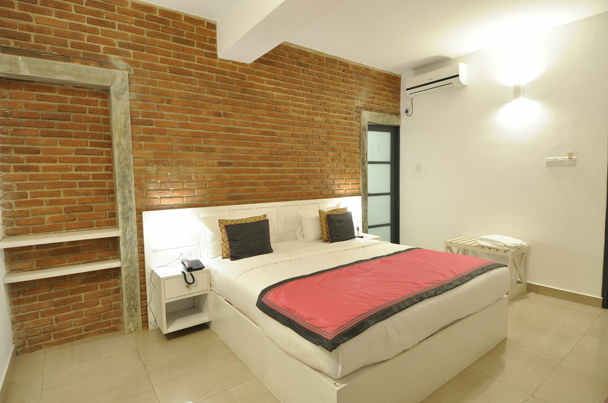 Clock Inn Dehiwala Экстерьер фото