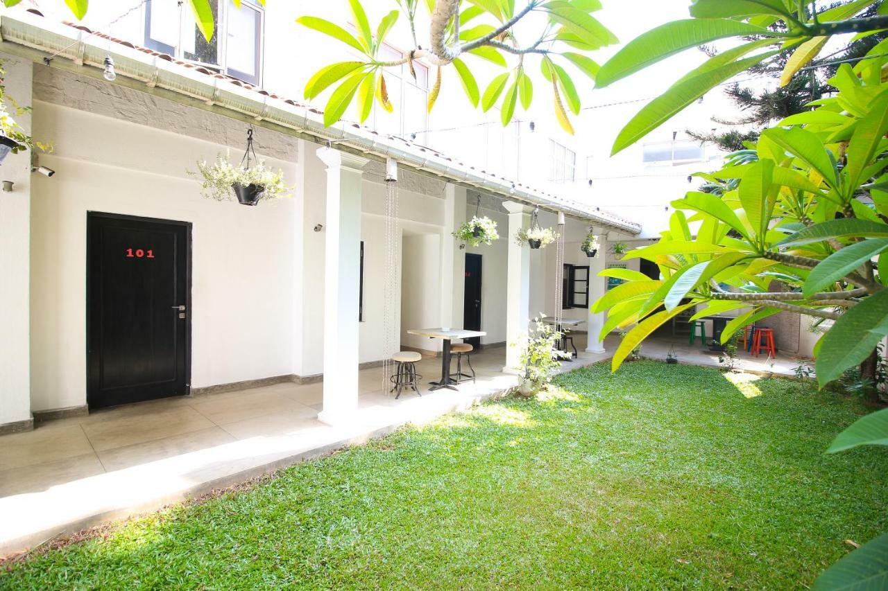 Clock Inn Dehiwala Экстерьер фото